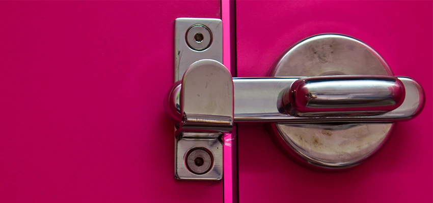 Childproof Gate Lock in Oakland Park